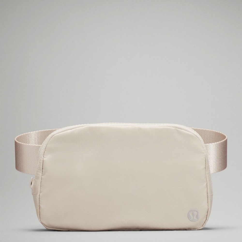 NWT Lululemon belt bag